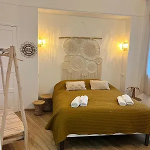 Cassis, En Face De La Plage. Appartement